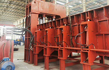 METAL SHEARING MACHINE