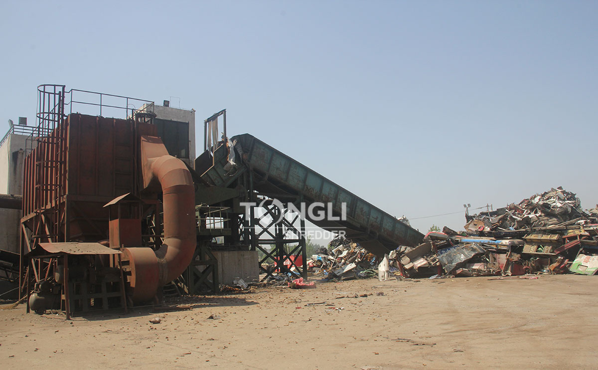 Large-scale scrap metal crushing production line